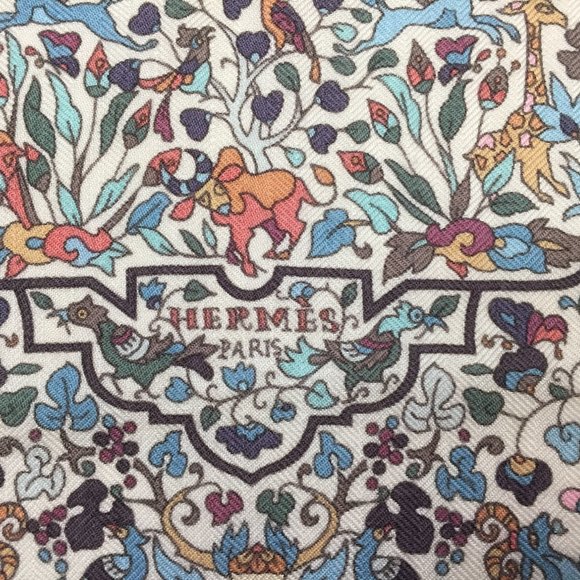 Hermes LES JARDINS D'ARMENIE cashmere /silk stole - Picture 4 of 12